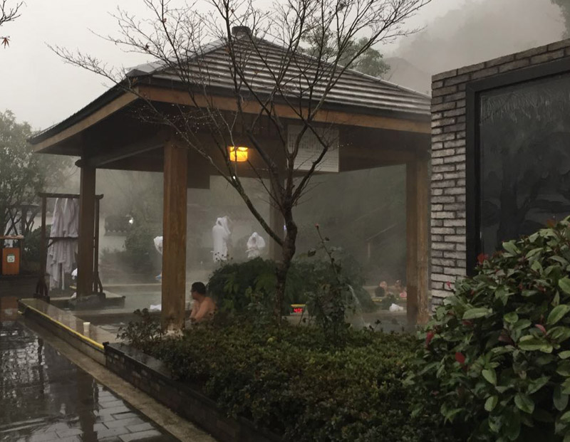 宁波团队在温泉